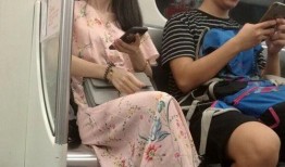 地鐵小姐姐吃瓜,揭秘都市生活百態(tài)