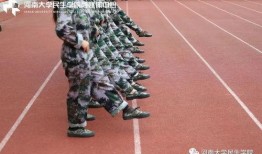 舞臺軍訓(xùn)舞臺吃瓜,一場別開生面的青春盛宴