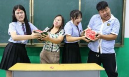 教室吃瓜同學,揭秘同學生活點滴