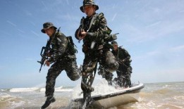 軍人吃瓜隊友,戰友間的歡樂時光