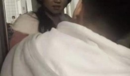 食堂吃瓜女生吃瓜視頻大全