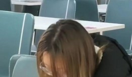 食堂吃瓜女生吃瓜視頻大全