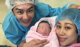 公主吃瓜胎穿,意外成為吃瓜群眾