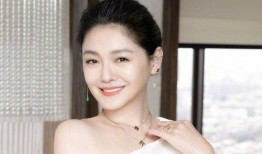 吃瓜不停的女星