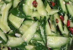 昆山廠里吃瓜,員工共享歡樂時光