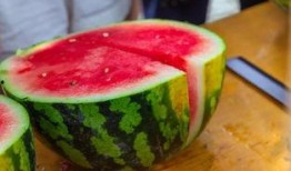 吃瓜水冰月大學