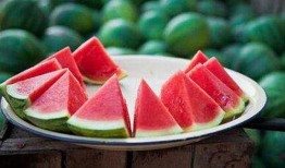 西瓜兒童吃瓜,兒童快樂吃瓜時光