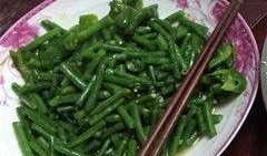 昆山廠里吃瓜,員工共享歡樂時(shí)光