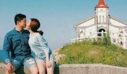 美女吃瓜頭像情侶,情侶頭像中的瓜香誘惑