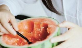 攝影藝術吃瓜,攝影藝術中的“吃瓜”瞬間