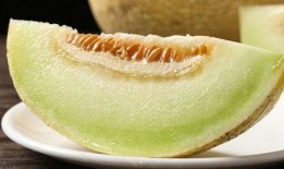 吃蜜瓜嘴出血,吃瓜嘴出血的尷尬體驗